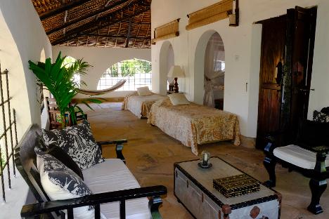 Main Bedroom Verandah, extra beds